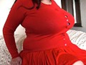 独占！ 超乳史上最大値Tカップ！ 大地を揺るがす巨大乳房が大復活！ 144センチ はるき 26才　サンプル画像01